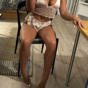 Amber Chuter Rose/ footprincessx2