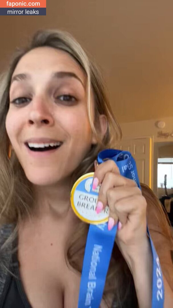 Roxy Striar