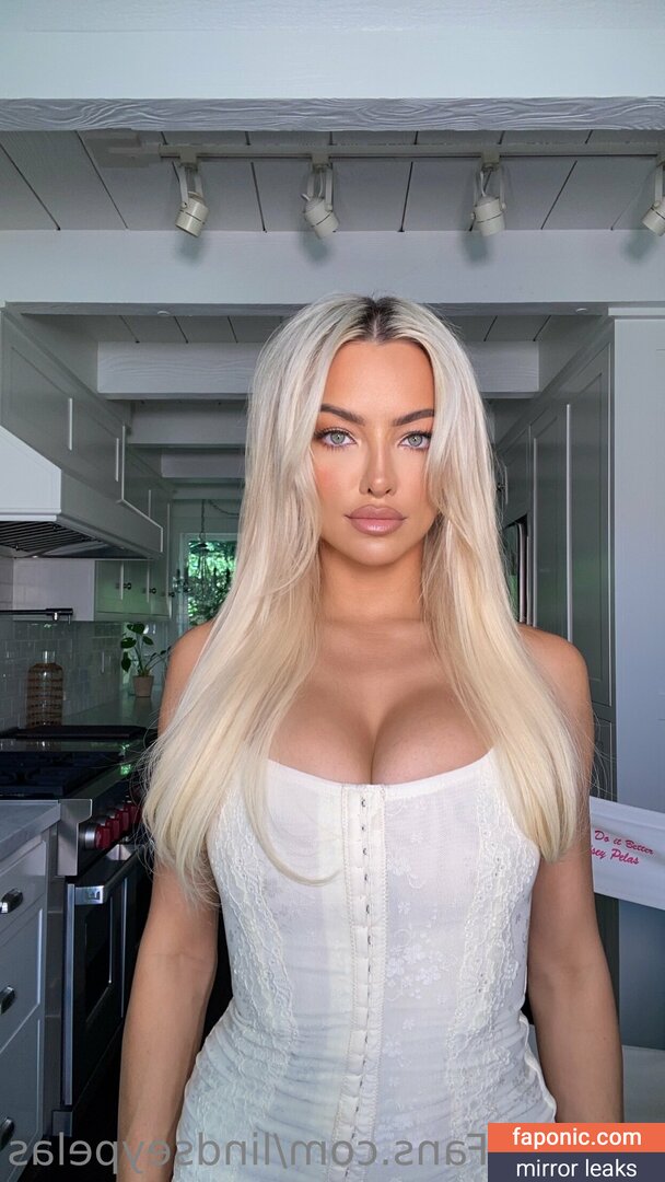 Lindsey Pelas