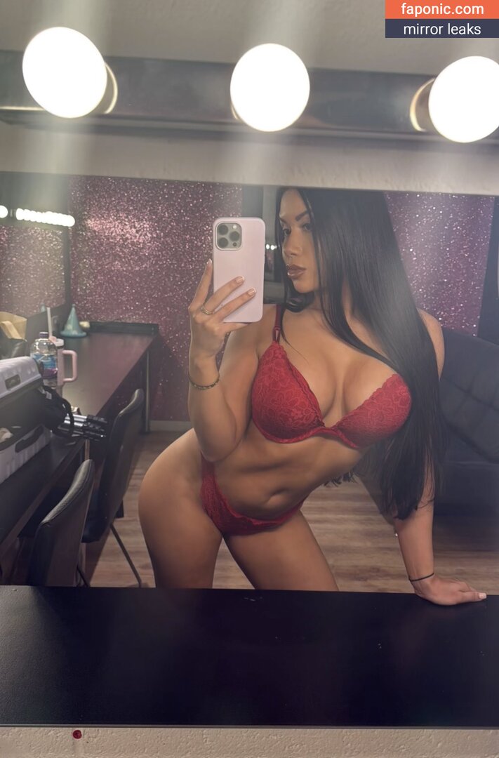 Nicole Snow
