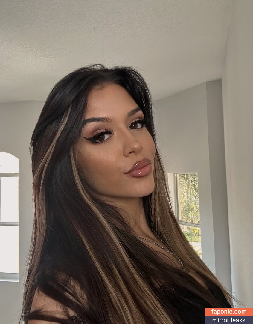 Cora Jade
