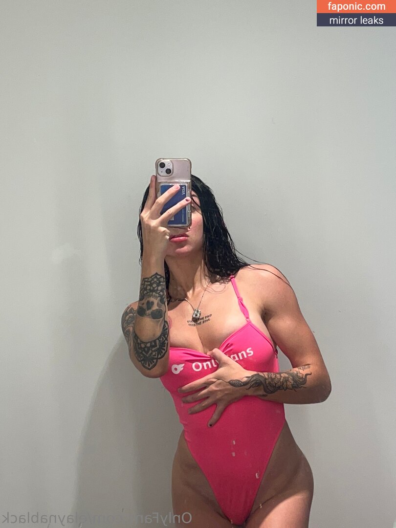 Cora Jade