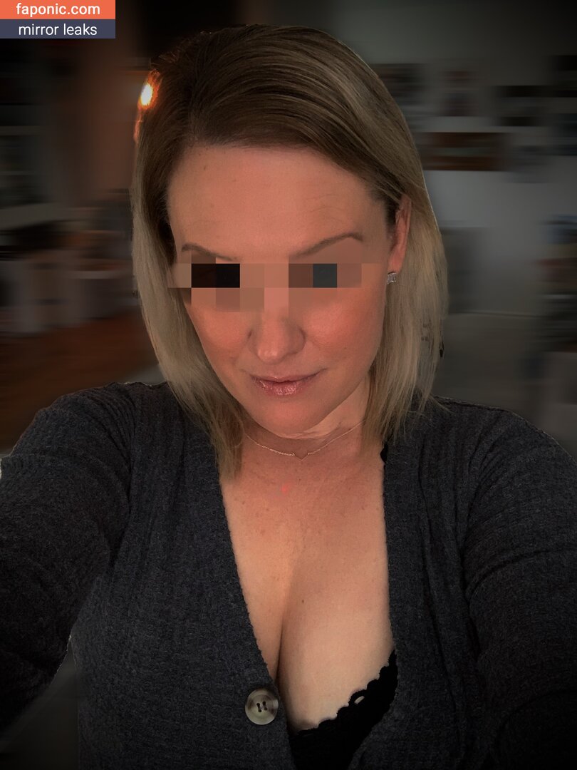 CharlizeFoXXX