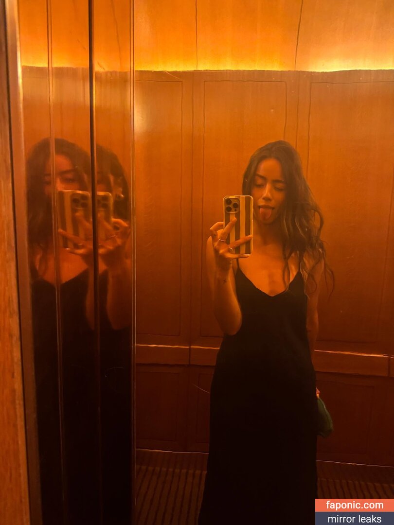 Chloe Bennet