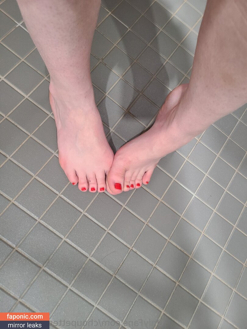 choupettes_pinky_toe