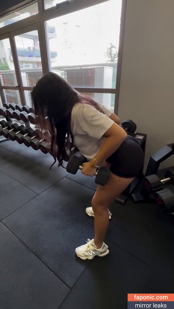 Cinthia Cruz