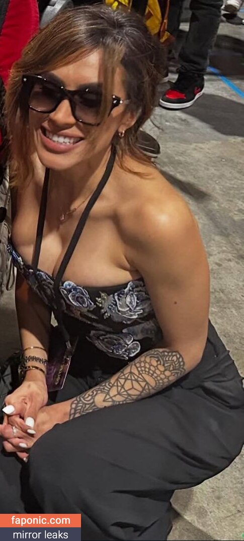 Cristina Vee