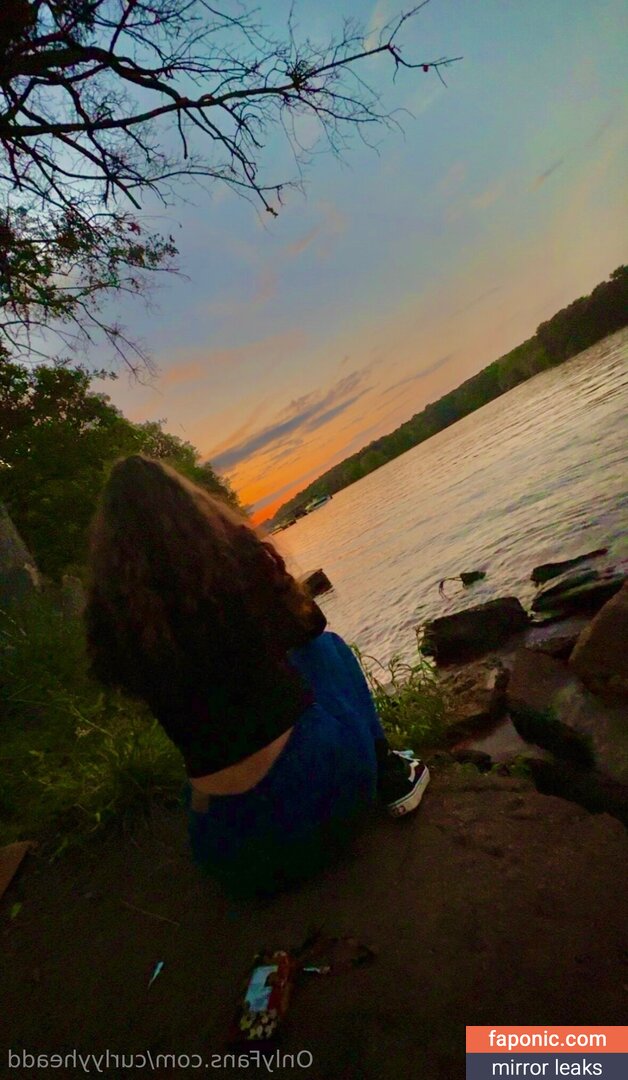 curlyyheadd