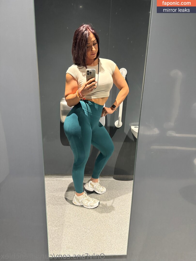 curvyfrenchiex