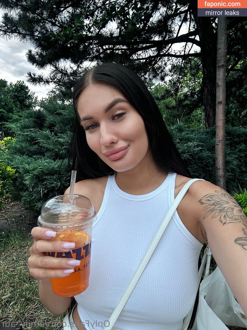 emily_aur
