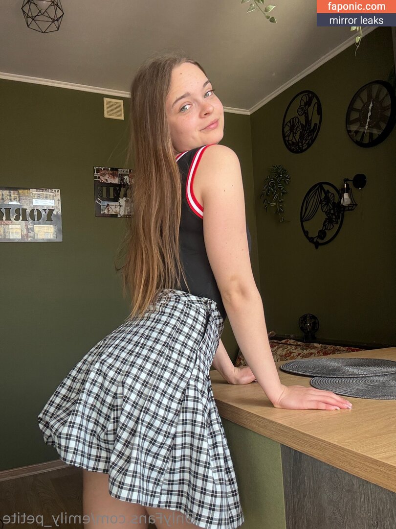 emily_petite