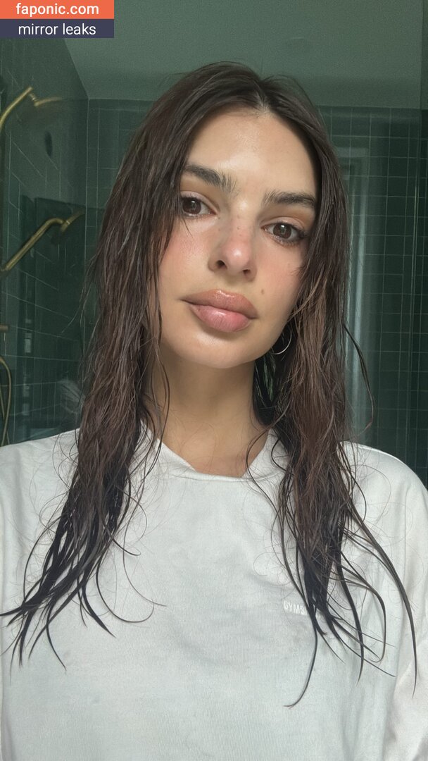 Emily Ratajkowski