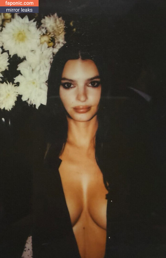 Emily Ratajkowski