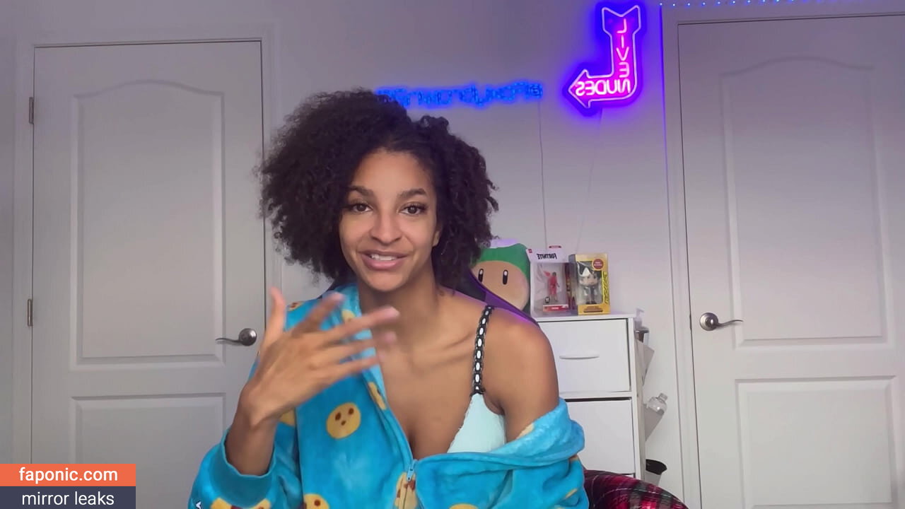 Foxybrown20