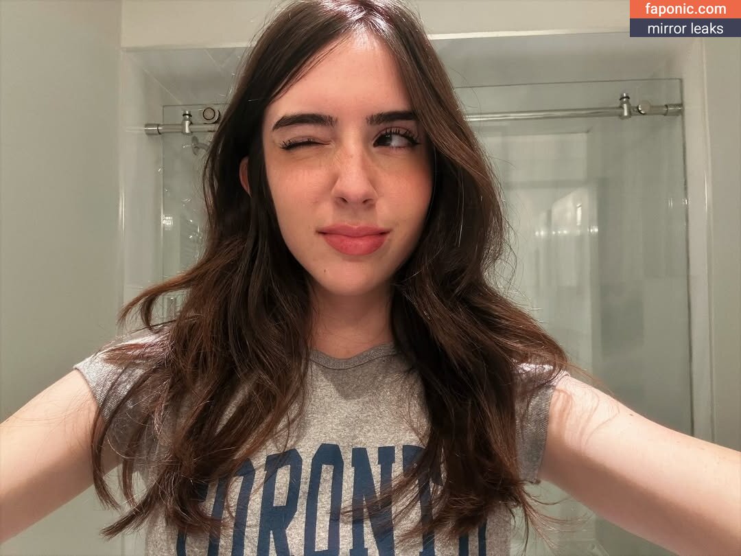 Gabriela Bee