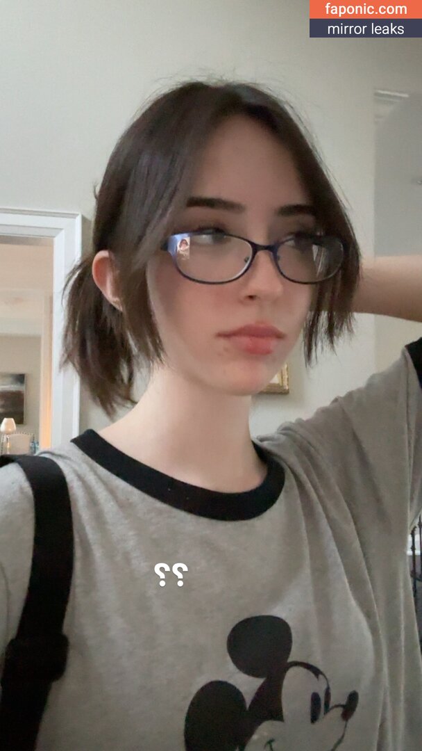 Gabriela Bee
