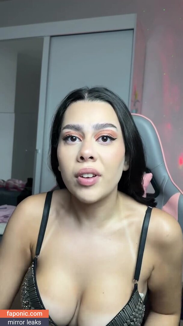 Julia Alvarenga
