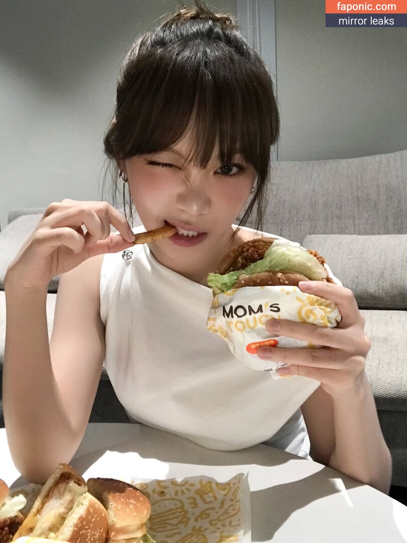 Kim Chaewon