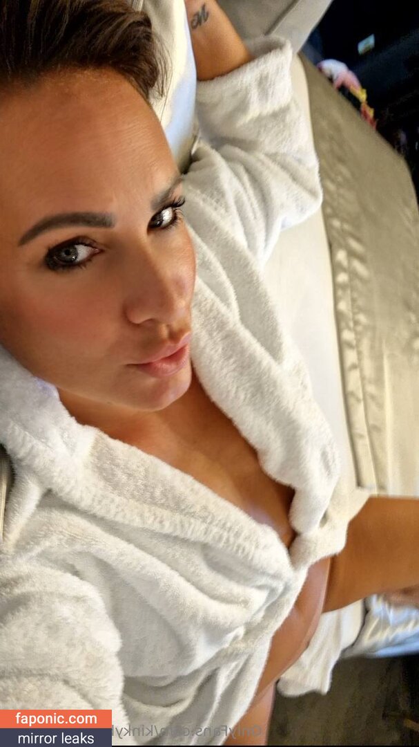 kinkybritishgoddess