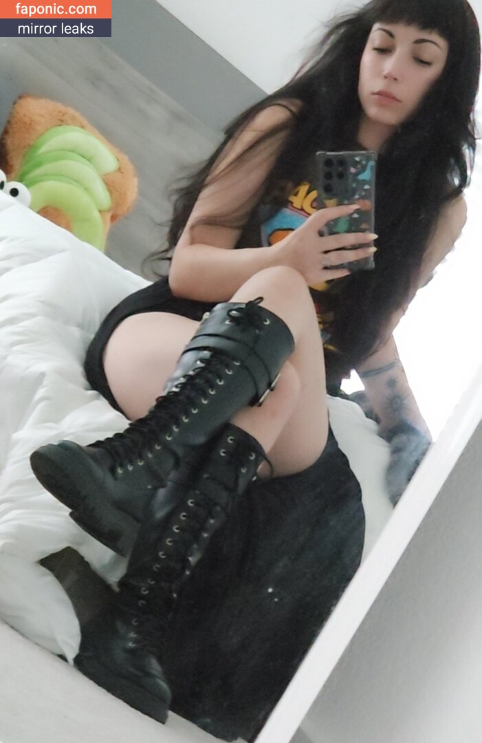 Layna Lazar