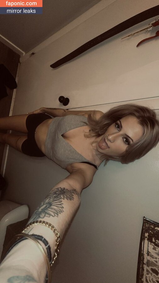 lil.naughty.blonde