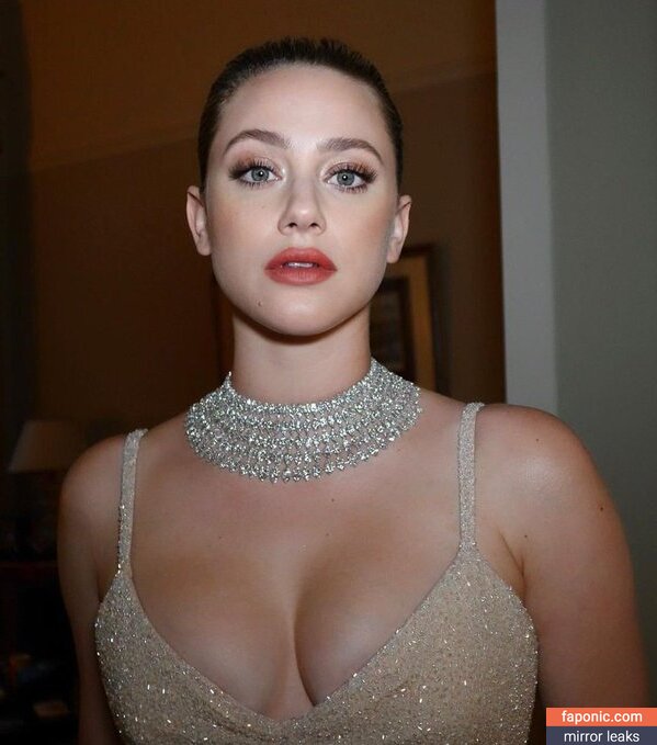 Lili Reinhart