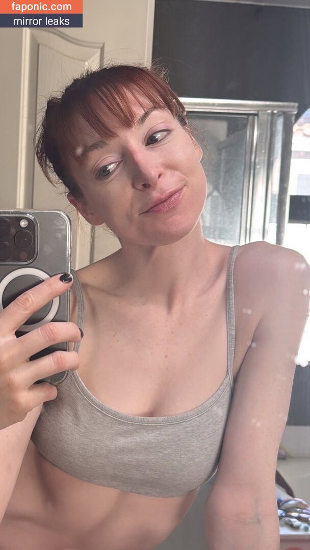 Lisa Foiles