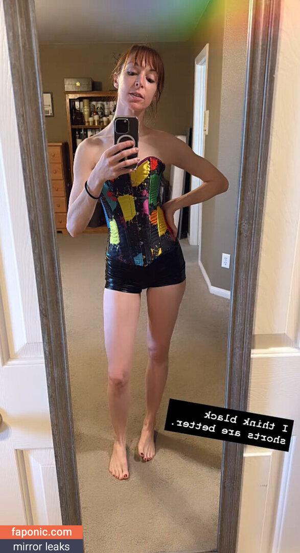 Lisa Foiles