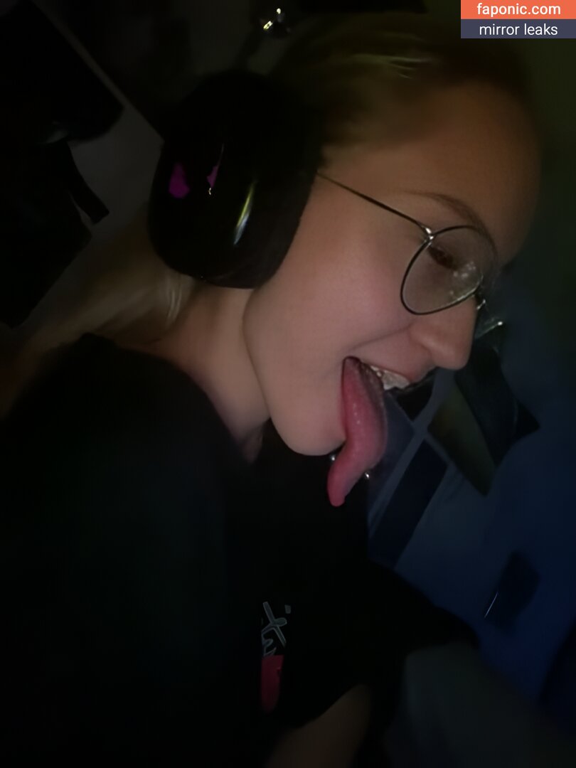 Long Tongue Fetish