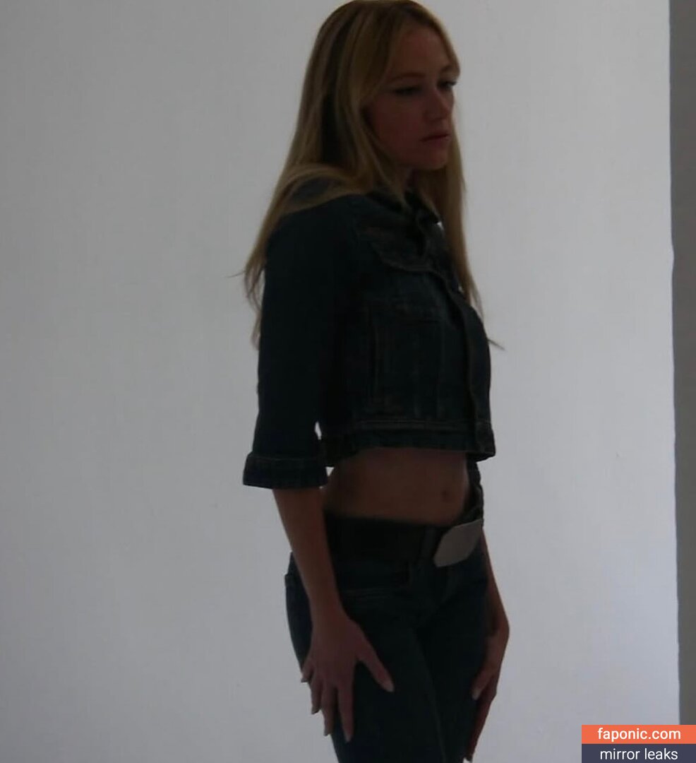 Maika Monroe