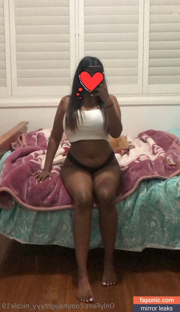 naughtyyy_nicole19