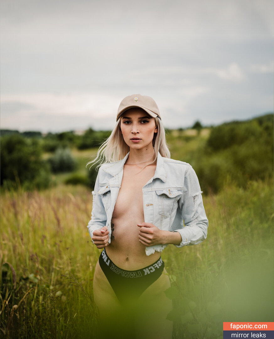 Poloblondie