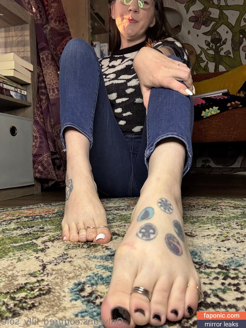 red_lilly_sole