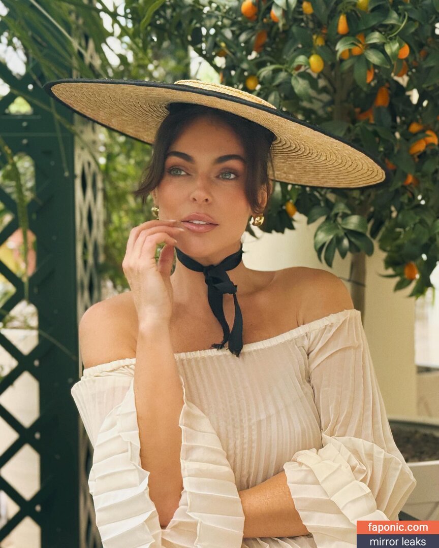 Serinda Swan