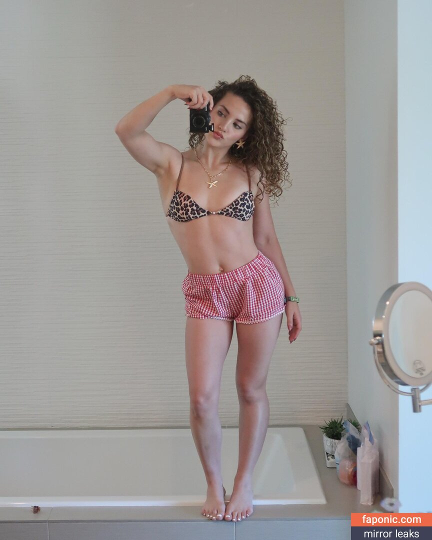 Sofie Dossi