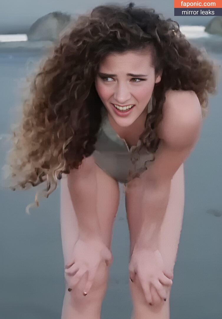 Sofie Dossi