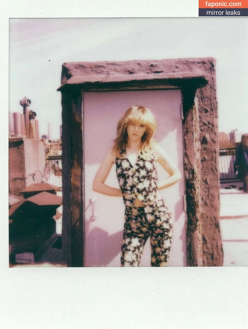 Suki Waterhouse
