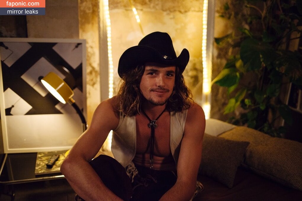 Tyler Nixon