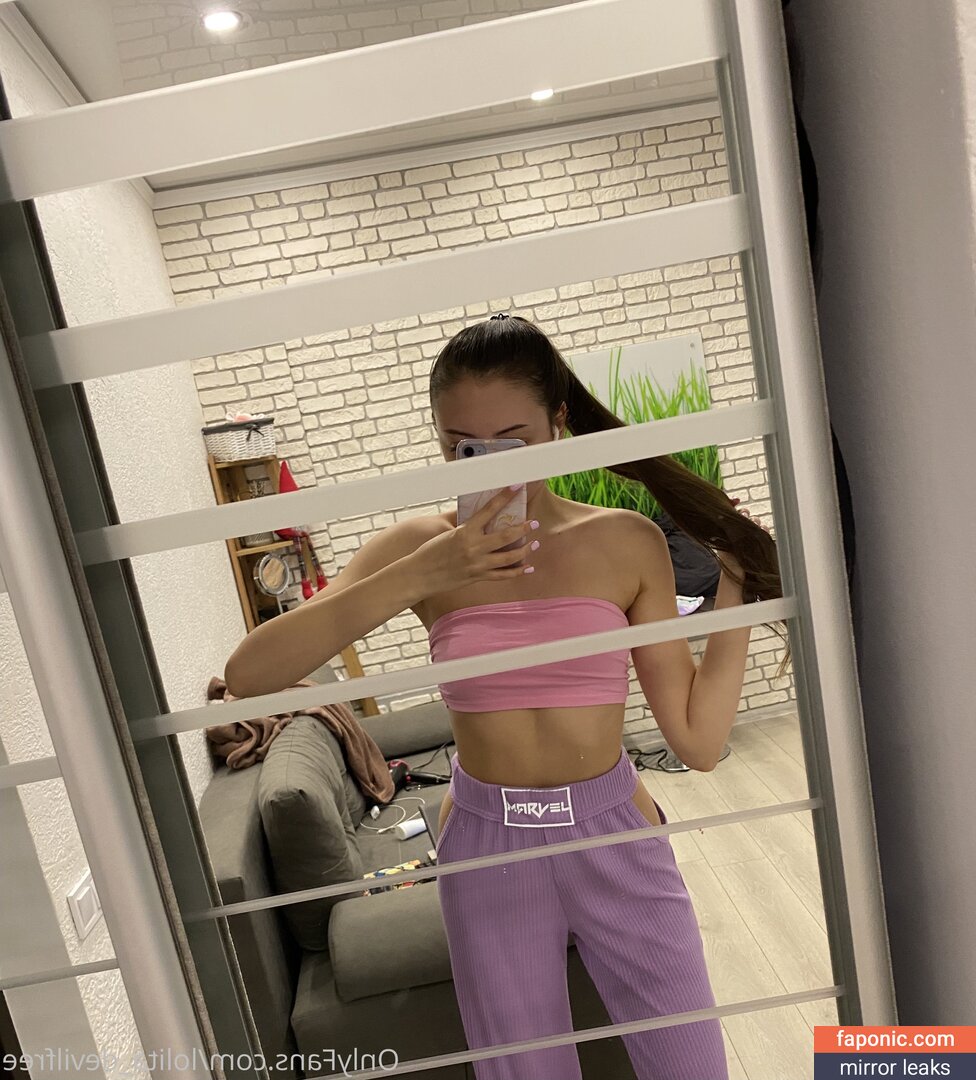 Venusinfurs30