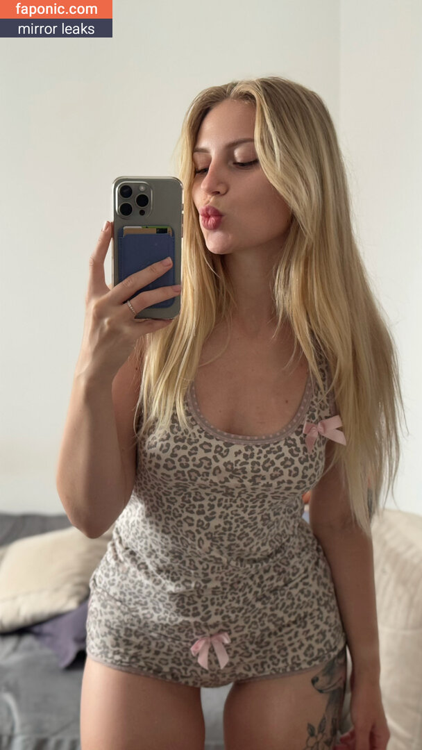 Yuliya Fox