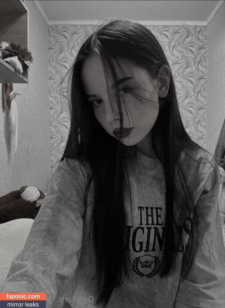 zoe_cox
